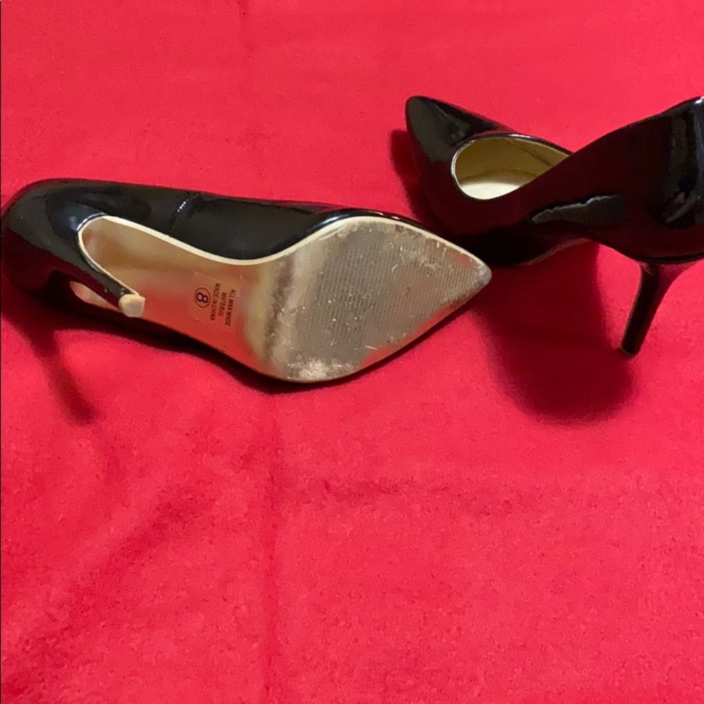 Heels - Picture 3 of 3